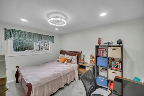401 Greentree Parkway Libertyville IL 60048