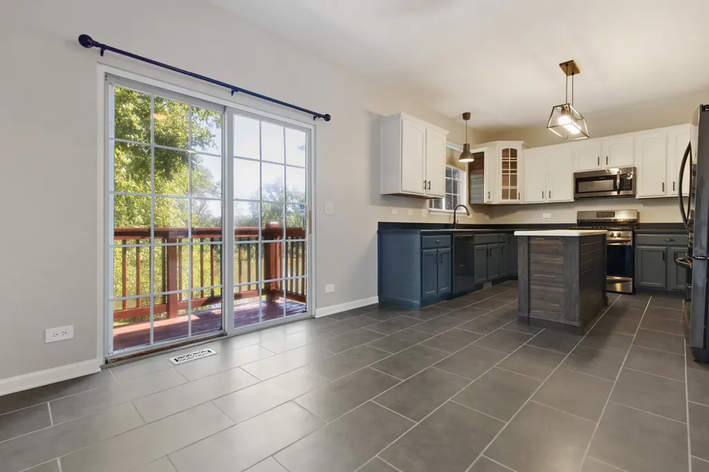 2255 Hudson Circle Aurora IL 60502