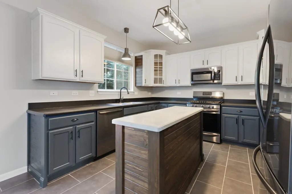 2255 Hudson Circle Aurora IL 60502