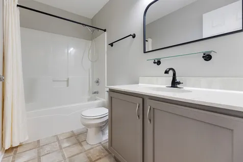 2255 Hudson Circle Aurora IL 60502