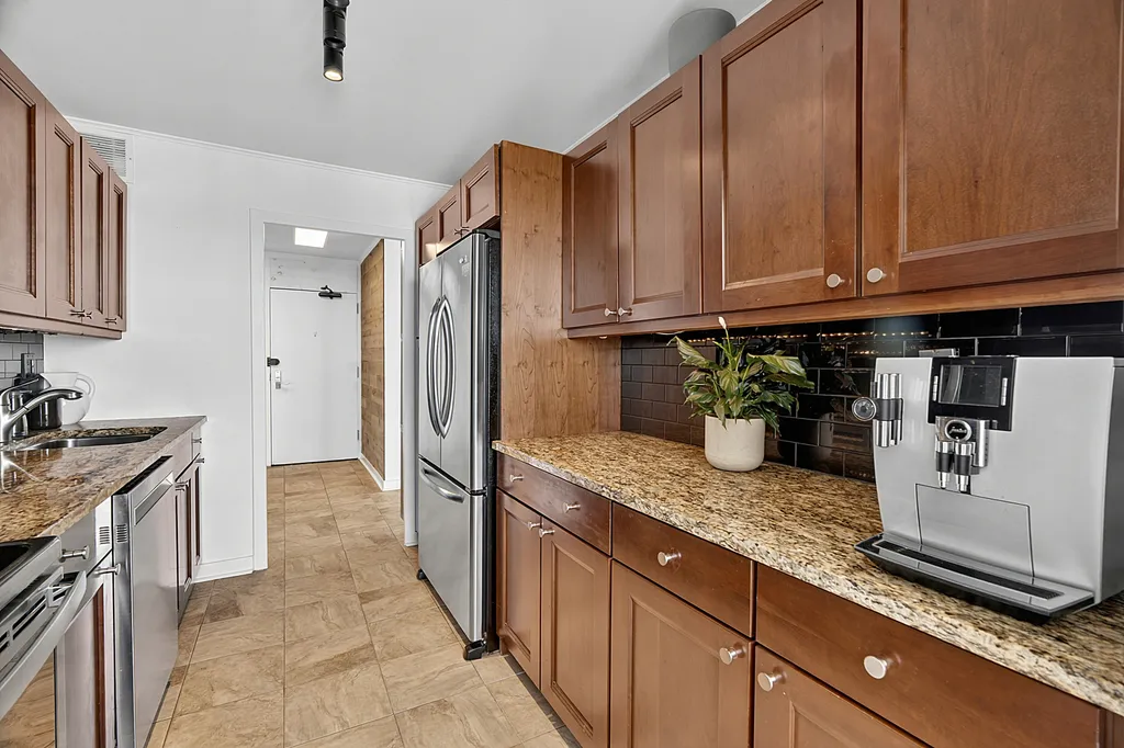 5455 North Sheridan Road Chicago IL 60640
