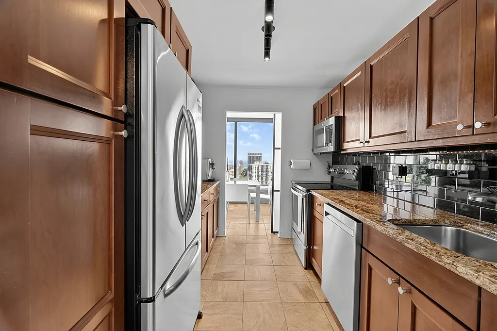 5455 North Sheridan Road Chicago IL 60640