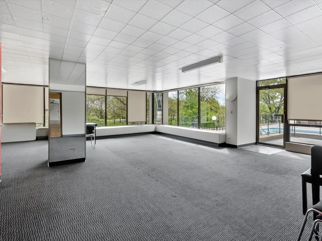 5455 North Sheridan Road Chicago IL 60640