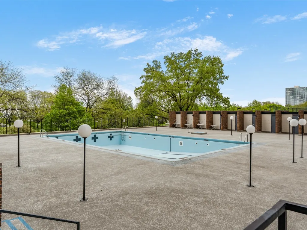 5455 North Sheridan Road Chicago IL 60640