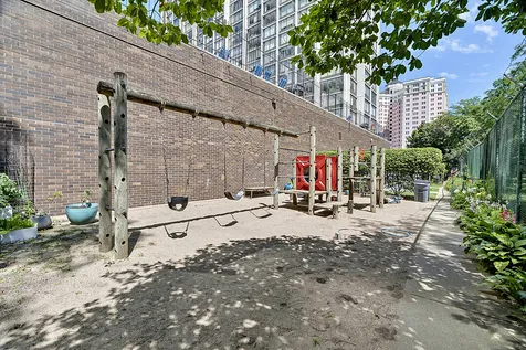 5455 North Sheridan Road Chicago IL 60640