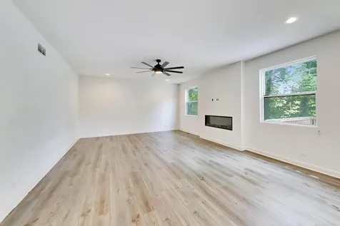 495 Timber Oak Lane Yorkville IL 60560