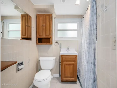 393 Grandview Avenue Glen Ellyn IL 60137