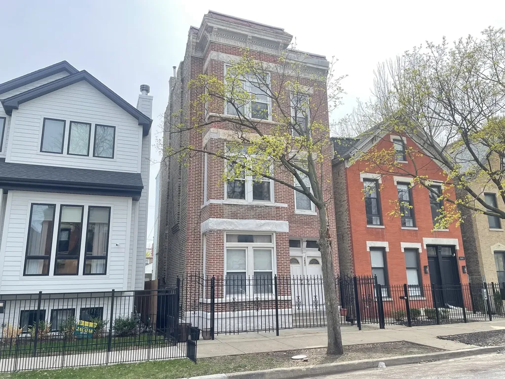 1841 West Superior Street Chicago IL 60622