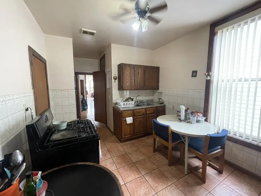 1841 West Superior Street Chicago IL 60622