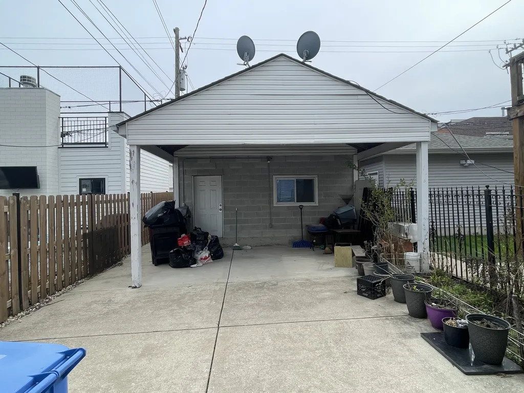 1841 West Superior Street Chicago IL 60622