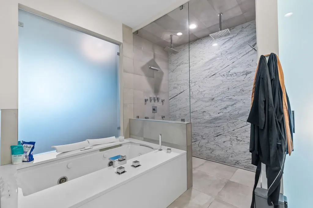 1620 West Pierce Avenue Chicago IL 60622