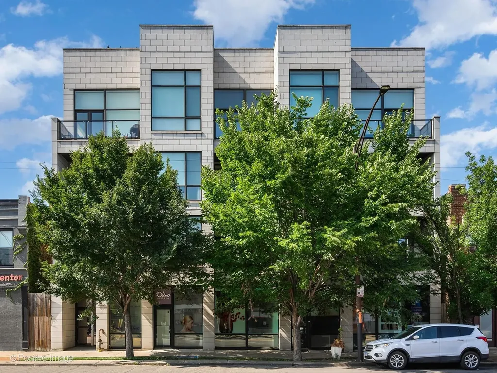 2550 West Fullerton Avenue Chicago IL 60647