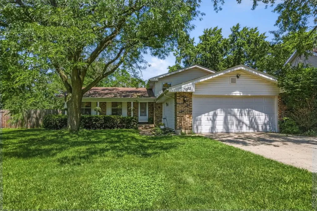 82 Sherbon Lane Crystal Lake IL 60014