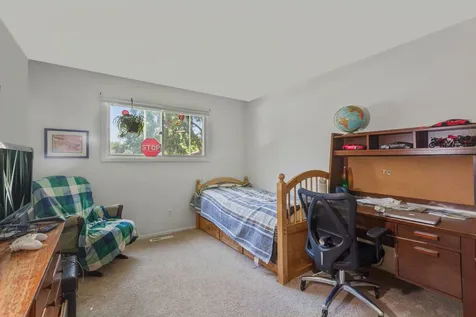82 Sherbon Lane Crystal Lake IL 60014