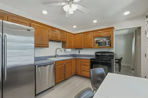 82 Sherbon Lane Crystal Lake IL 60014