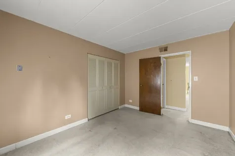 5707 129TH Street Crestwood IL 60418