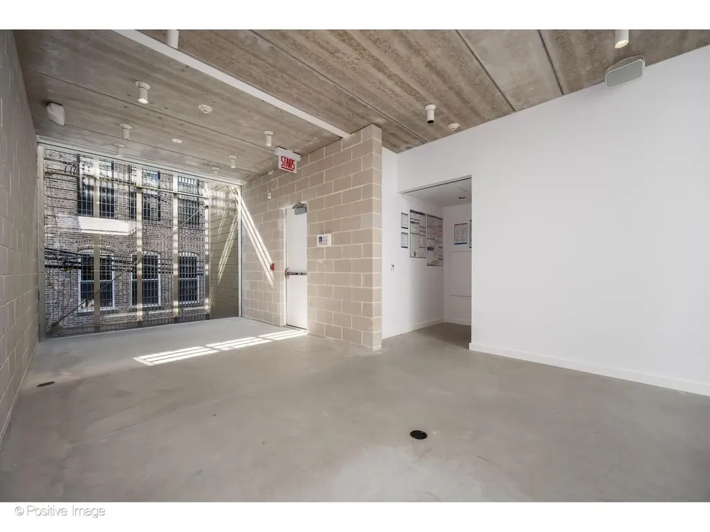 1704 North Damen Avenue Chicago IL 60647