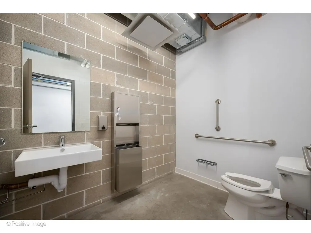 1704 North Damen Avenue Chicago IL 60647
