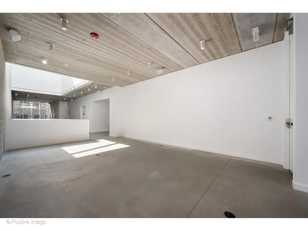 1704 North Damen Avenue Chicago IL 60647