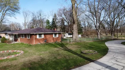 2775 East Riverview Drive Kankakee IL 60901