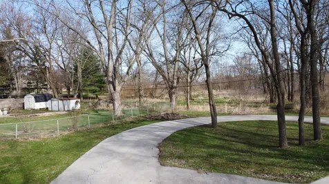 2775 East Riverview Drive Kankakee IL 60901
