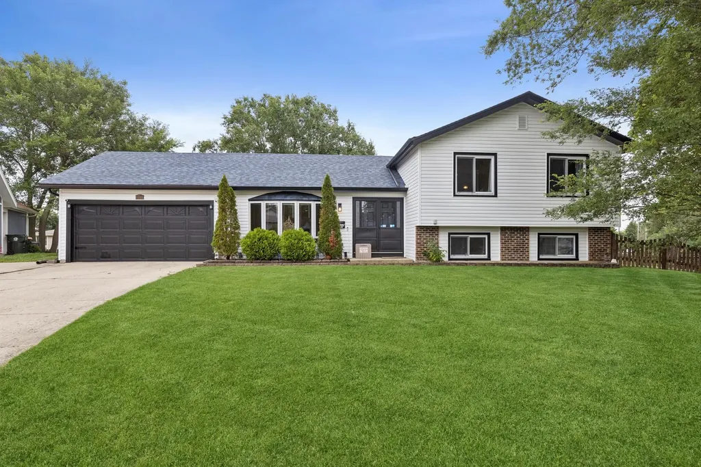 5701 Bedford Court Hanover Park IL 60133