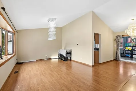 5701 Bedford Court Hanover Park IL 60133