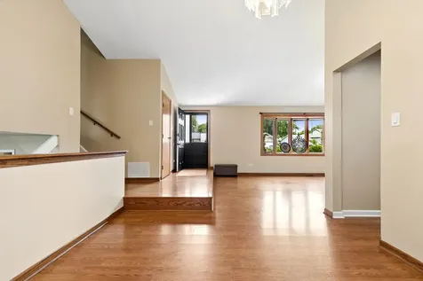 5701 Bedford Court Hanover Park IL 60133