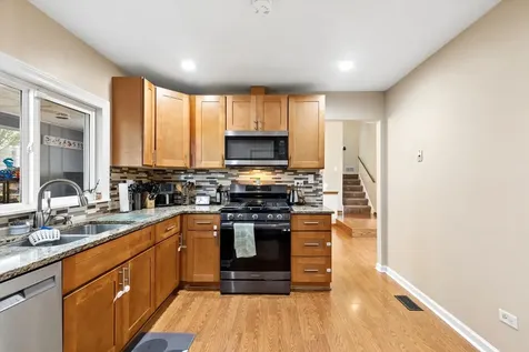 5701 Bedford Court Hanover Park IL 60133