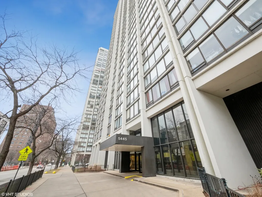 5445 North Sheridan Road Chicago IL 60640