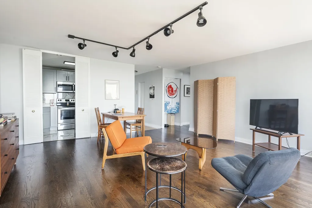 5445 North Sheridan Road Chicago IL 60640
