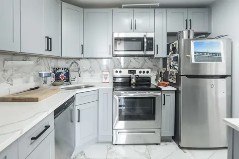 5445 North Sheridan Road Chicago IL 60640
