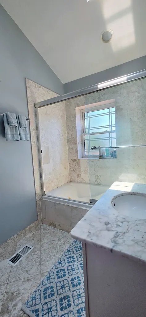 7223 North Oakley Avenue Chicago IL 60645