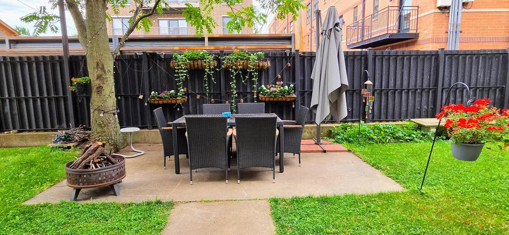 7223 North Oakley Avenue Chicago IL 60645