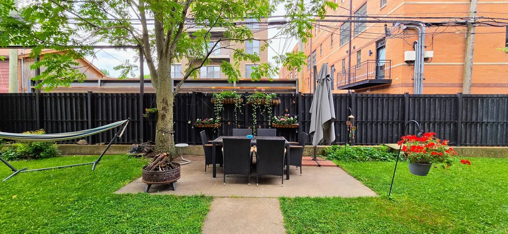 7223 North Oakley Avenue Chicago IL 60645