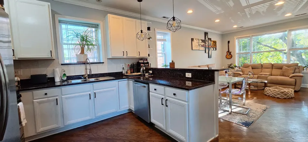 7223 North Oakley Avenue Chicago IL 60645