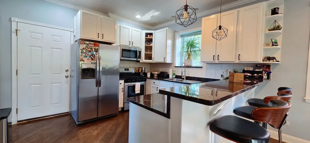 7223 North Oakley Avenue Chicago IL 60645