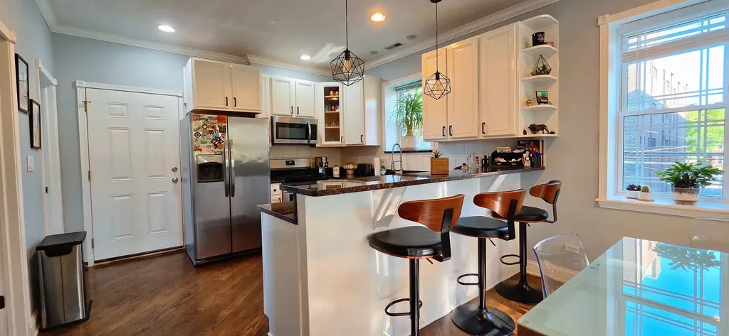 7223 North Oakley Avenue Chicago IL 60645