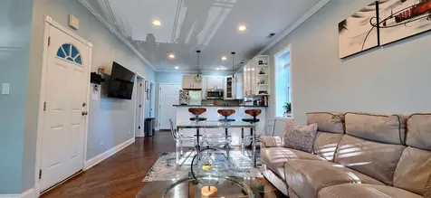 7223 North Oakley Avenue Chicago IL 60645