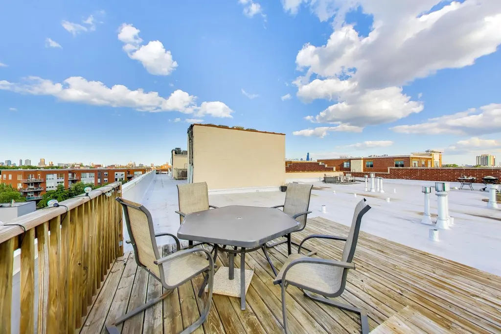 2342 West Bloomingdale Avenue Chicago IL 60647