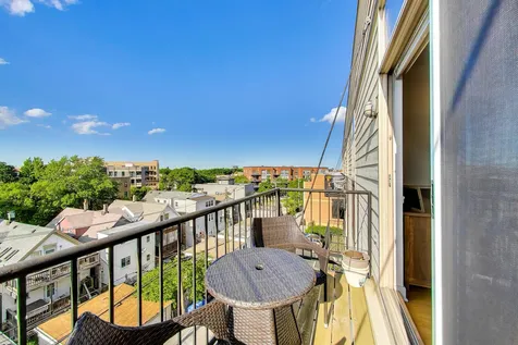 2342 West Bloomingdale Avenue Chicago IL 60647