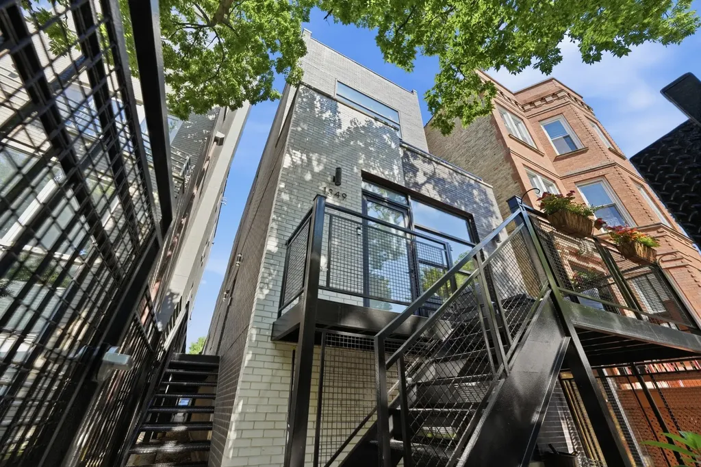 1349 North Leavitt Street Chicago IL 60622