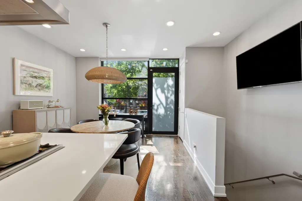 1349 North Leavitt Street Chicago IL 60622