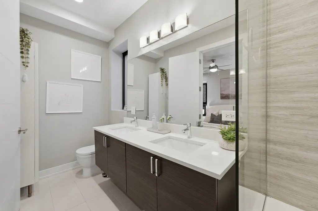 1349 North Leavitt Street Chicago IL 60622