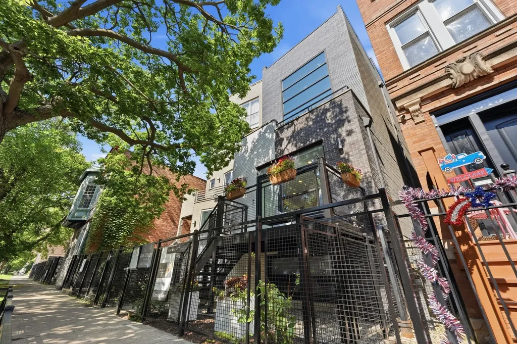 1349 North Leavitt Street Chicago IL 60622