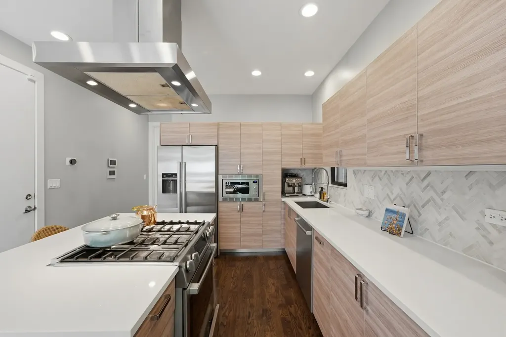 1349 North Leavitt Street Chicago IL 60622