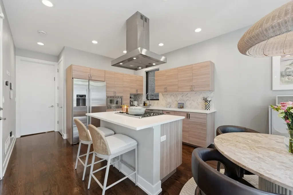 1349 North Leavitt Street Chicago IL 60622