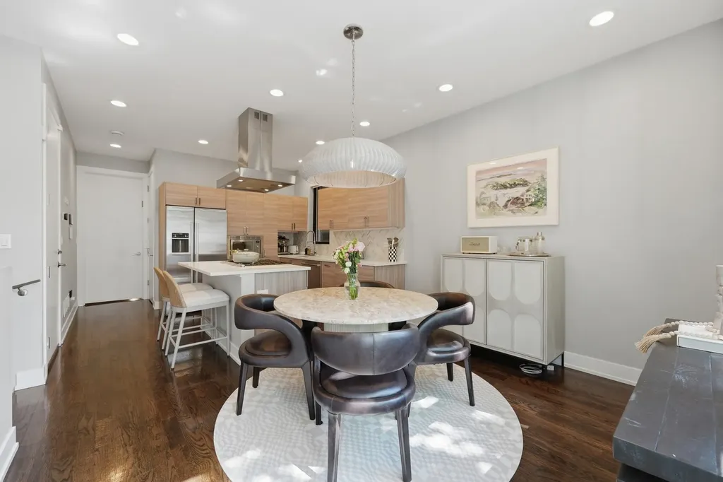 1349 North Leavitt Street Chicago IL 60622