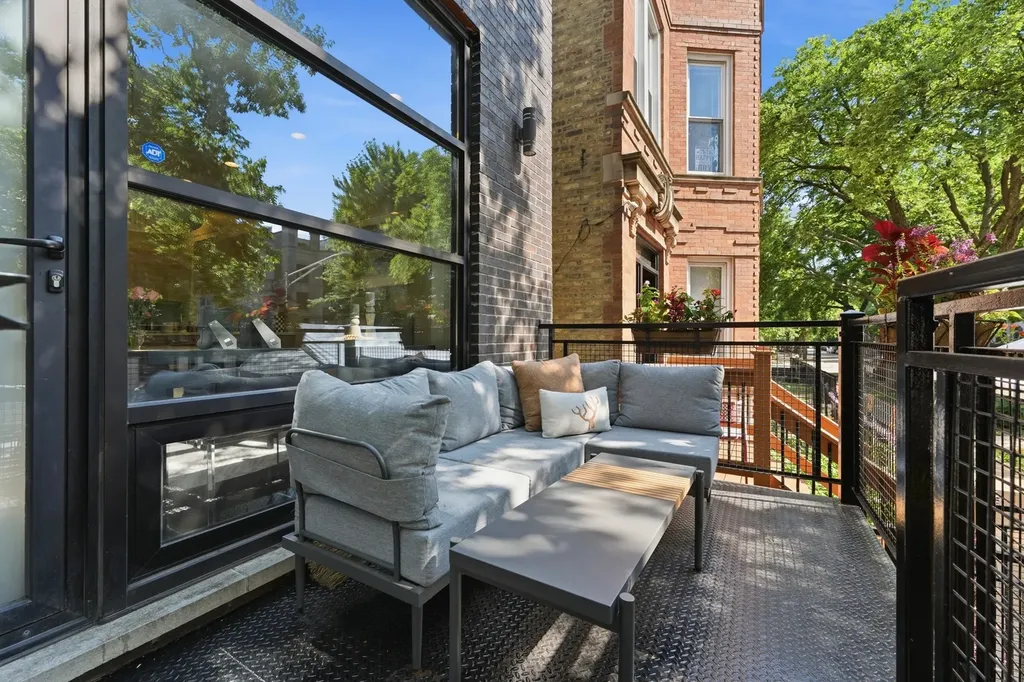 1349 North Leavitt Street Chicago IL 60622