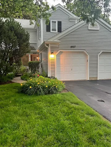 1827 Pebble Beach Circle Elk Grove Village IL 60007